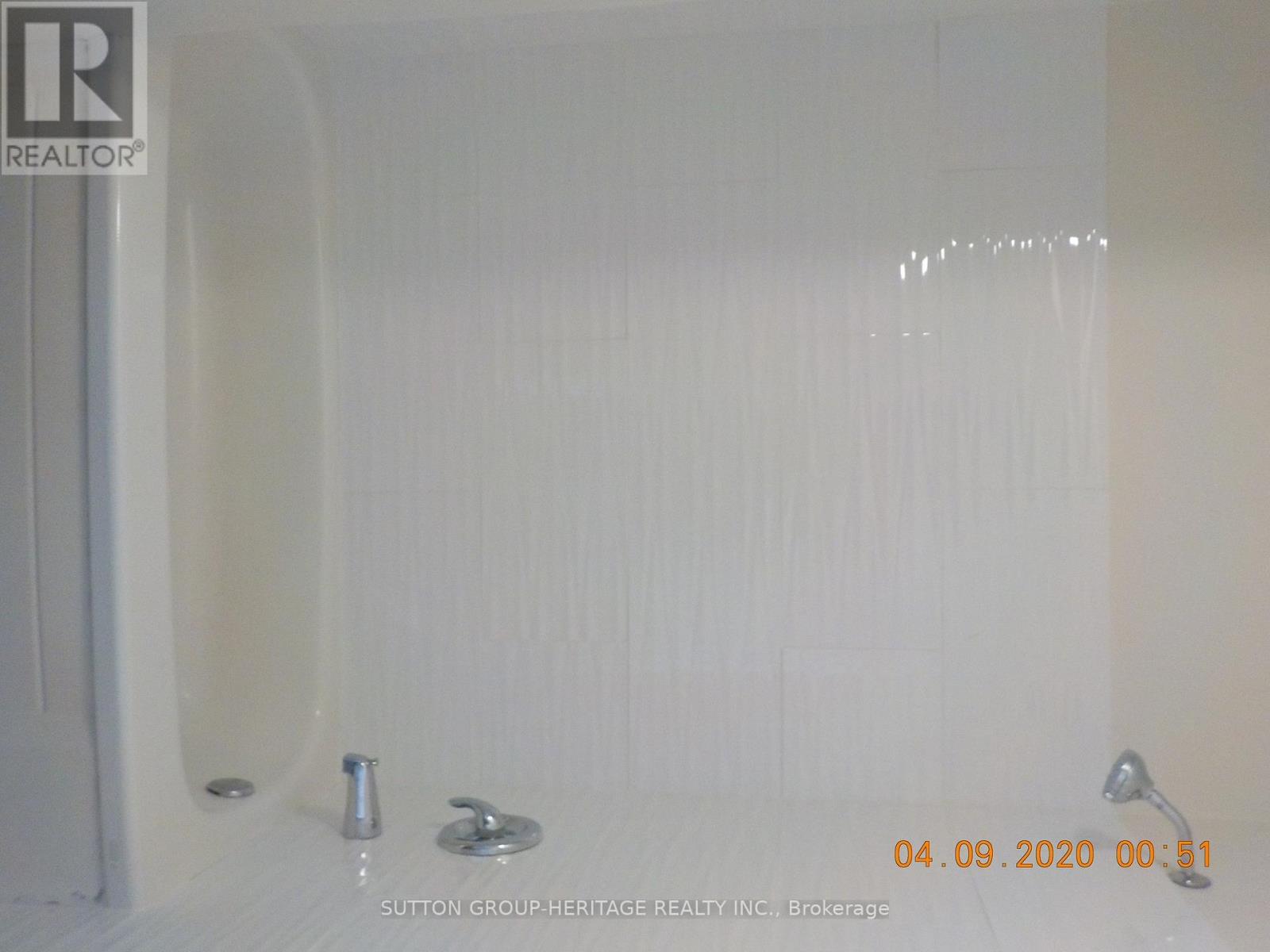 1076 KING STREET E - 14