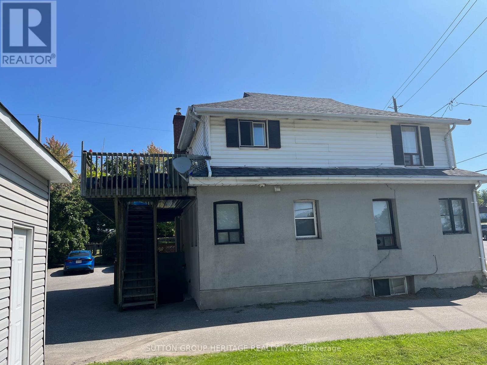 1076 KING STREET E - 22