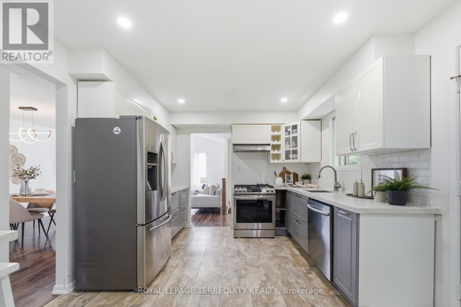 48 BORLAND COURT - 13