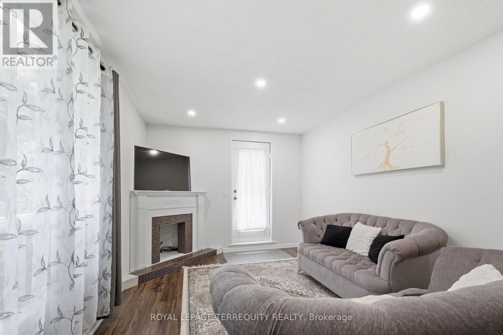 48 BORLAND COURT - 18