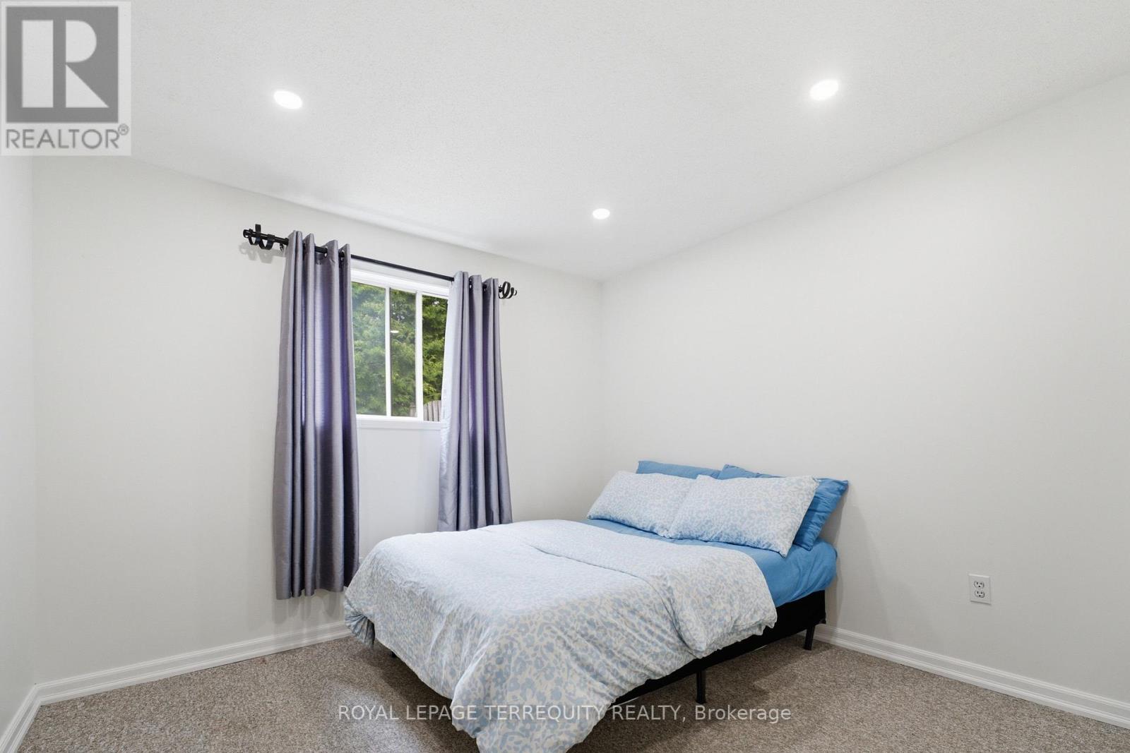 48 BORLAND COURT - 21
