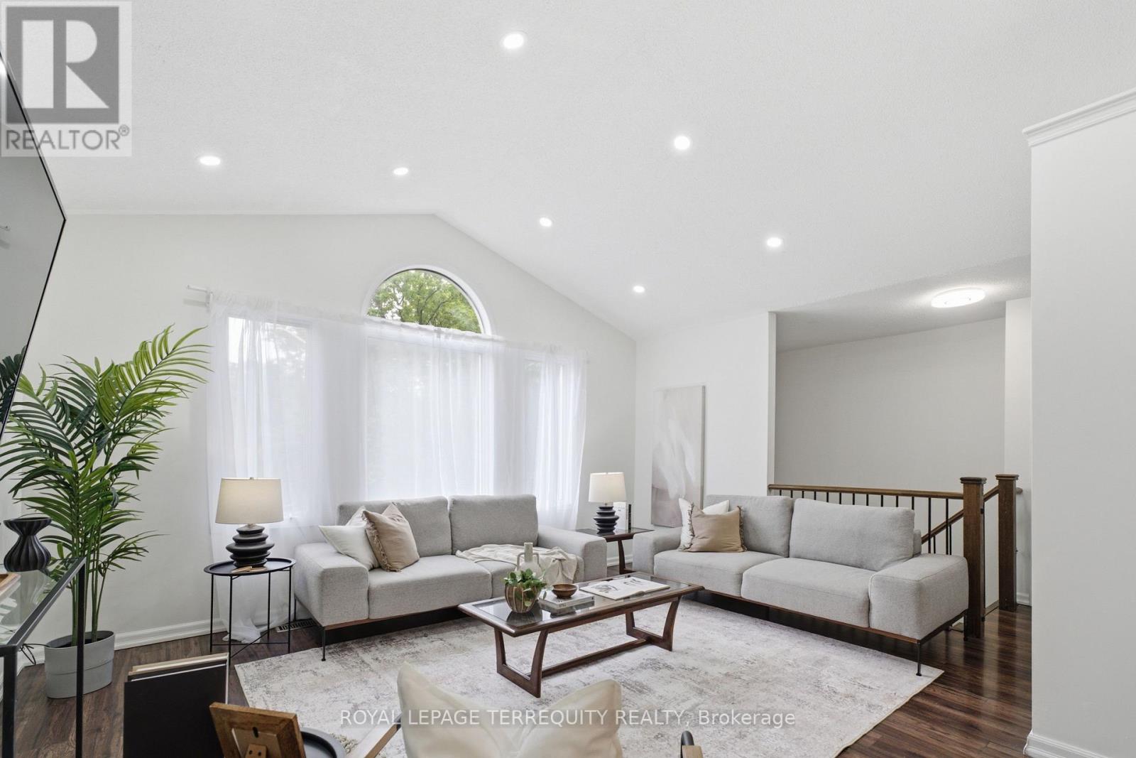 48 BORLAND COURT - 8