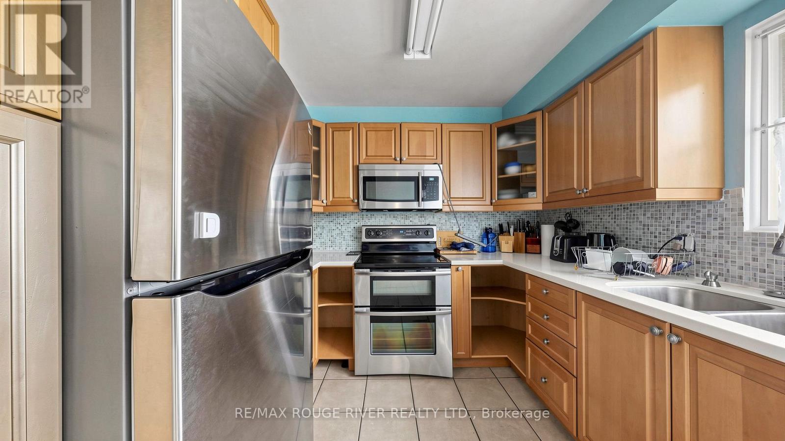 121 DEACON LANE - 10
