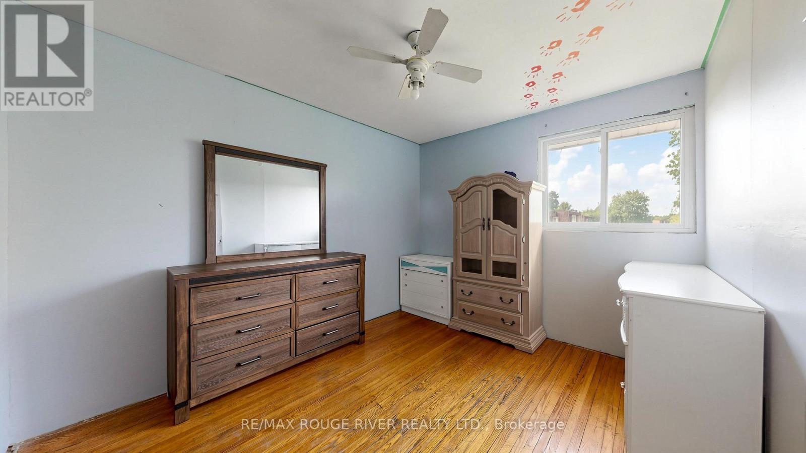 121 DEACON LANE - 24