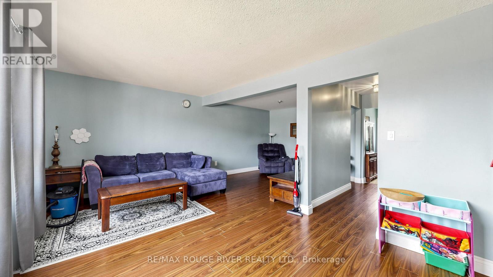 121 DEACON LANE - 4