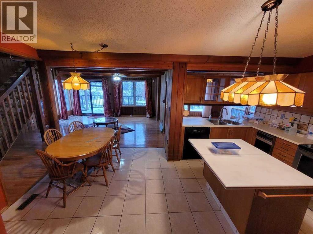 15 Glenview Drive SW - 21