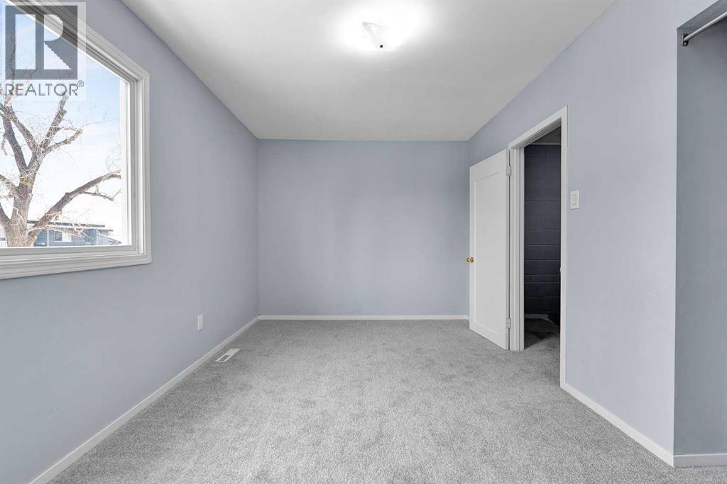 #156 2211 19 Street NE - 18