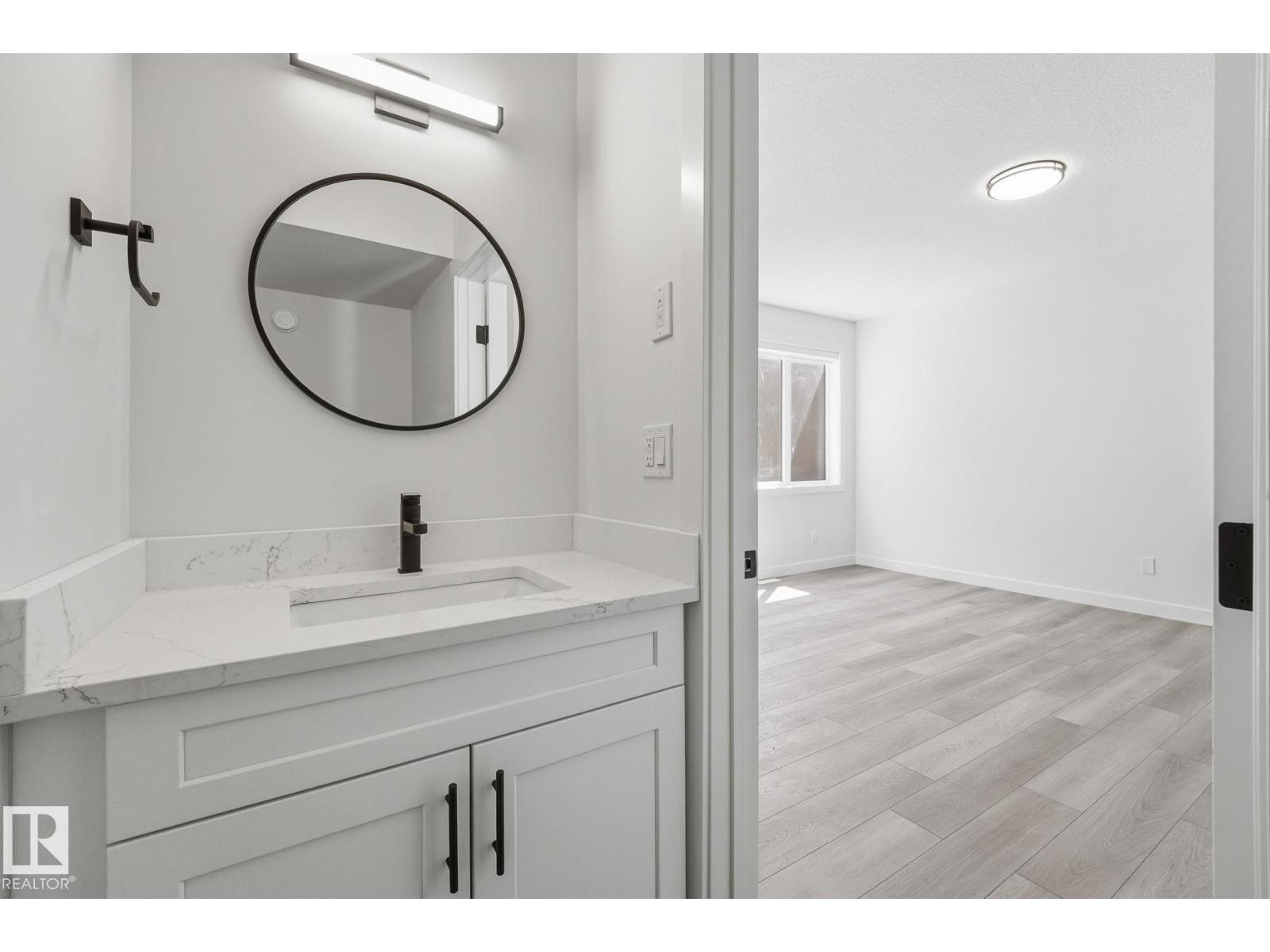 11012 132 ST NW - 9
