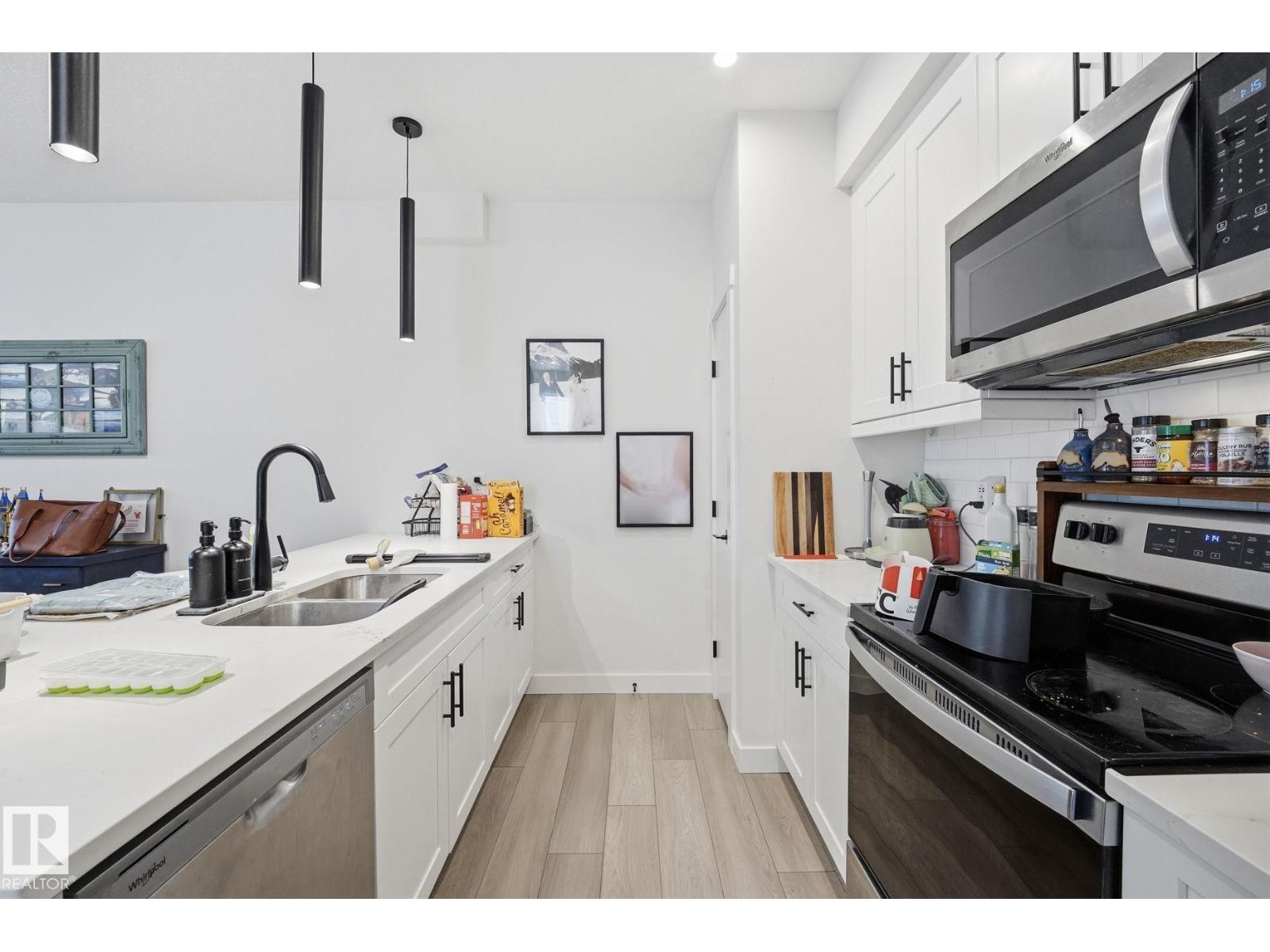 11007 132 ST NW - 7