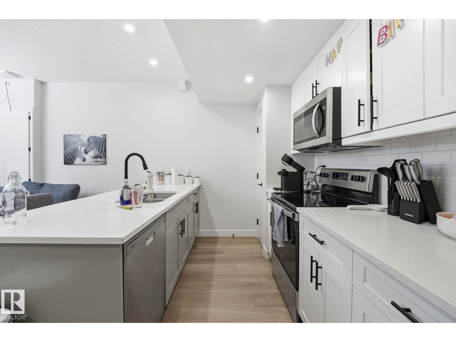 11007 132 ST NW - 19