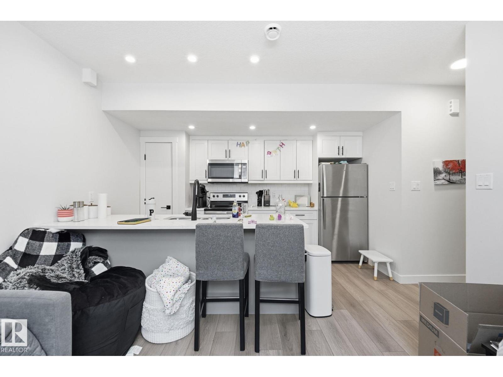 11007 132 ST NW - 21