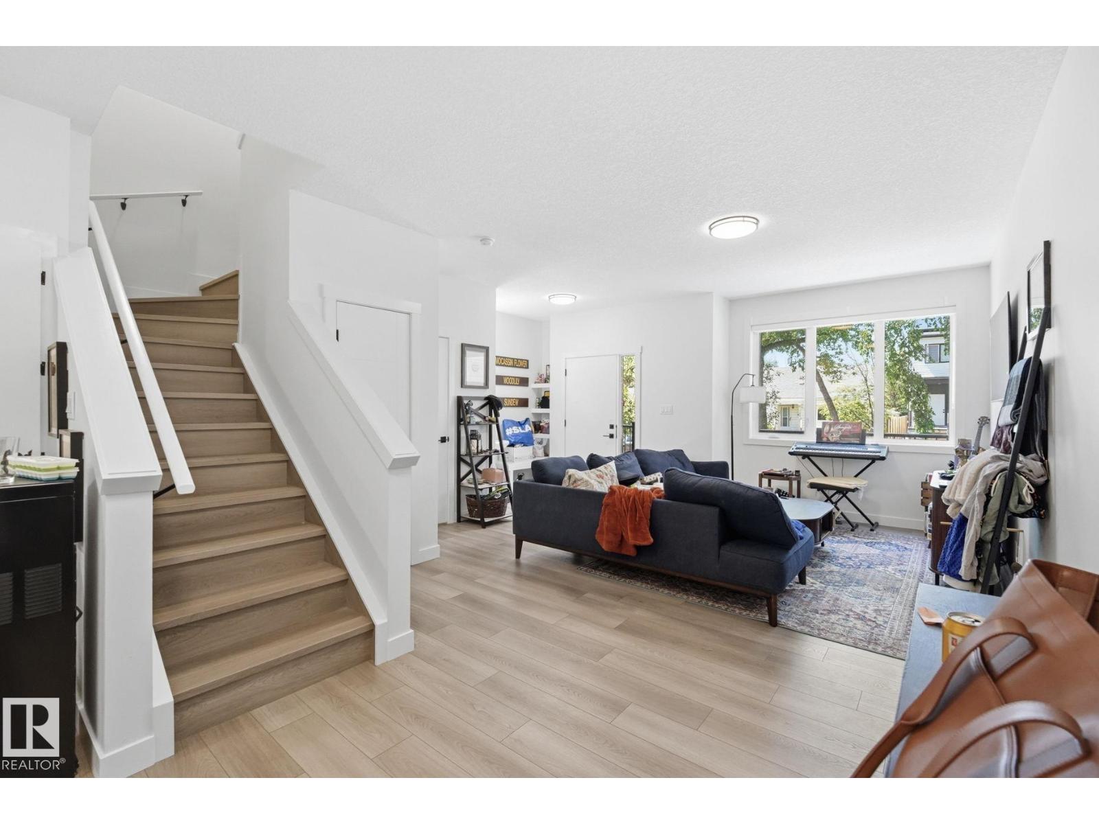 11007 132 ST NW - 3