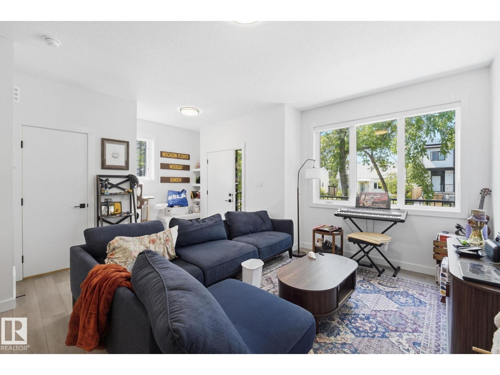 11007 132 ST NW - 4