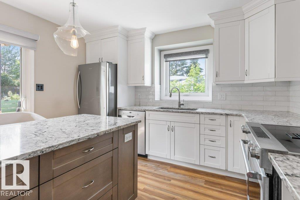 4239 30 AV NW — photo 14