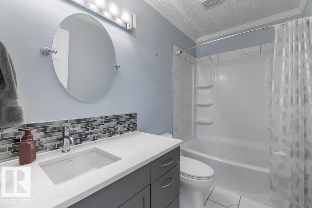 4239 30 AV NW — photo 20