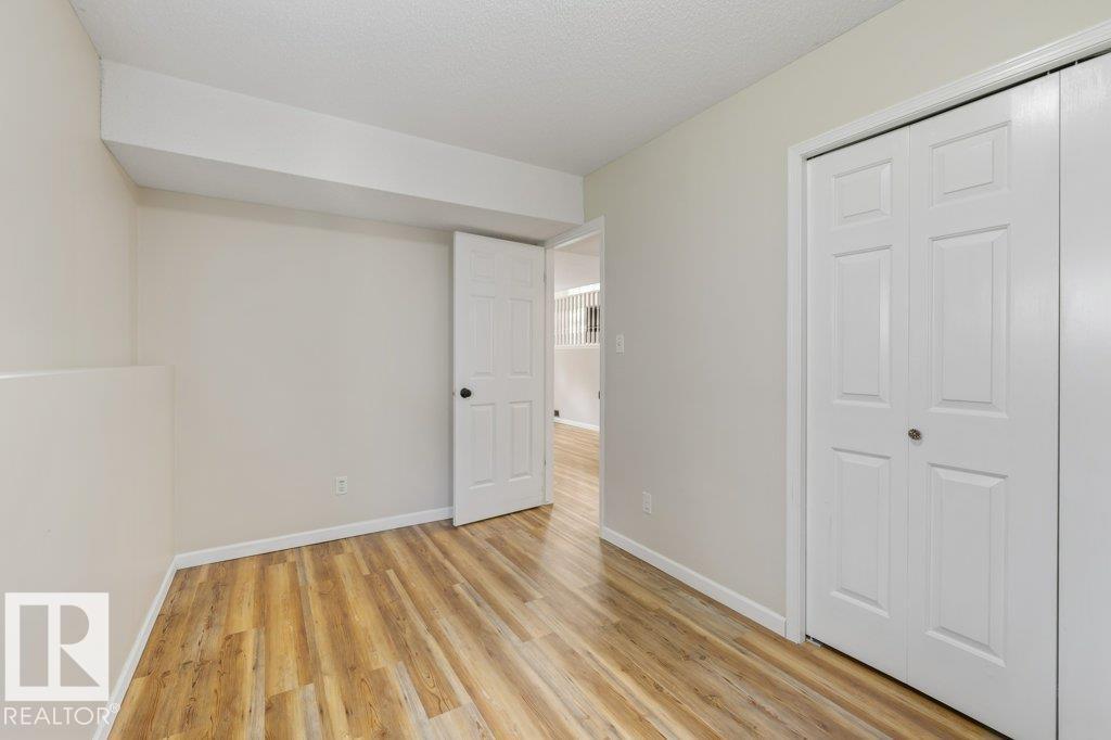 4239 30 AV NW — photo 35