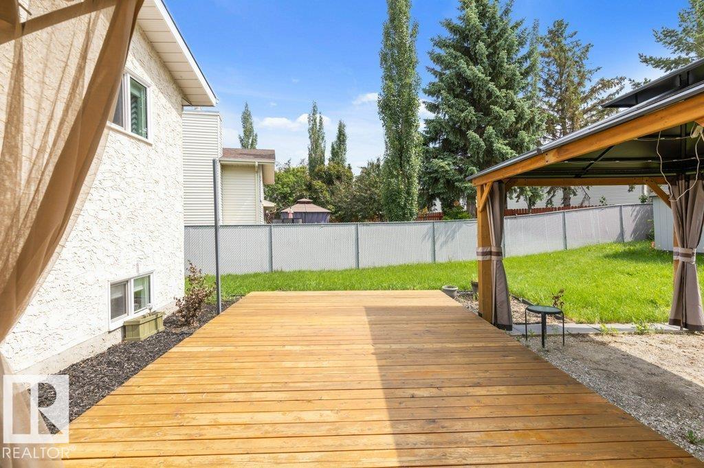 4239 30 AV NW — photo 49