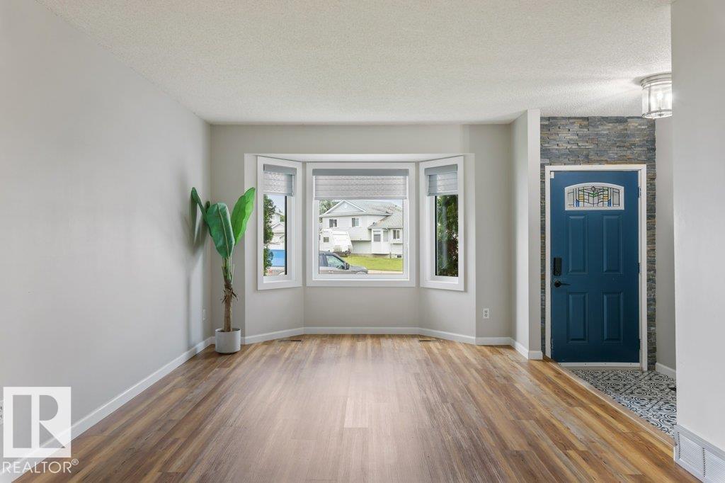 4239 30 AV NW - photo 5