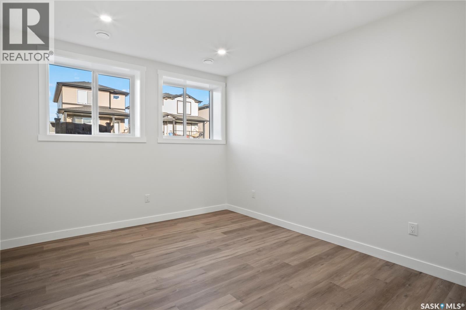 1162 Poley STREET N - 35