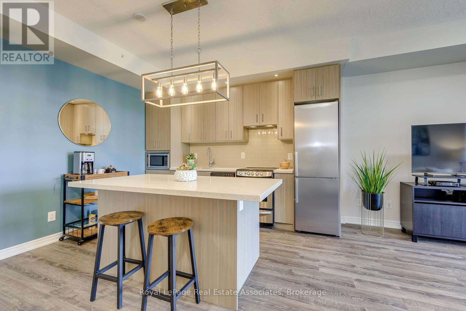 #324 457 PLAINS ROAD E - 8