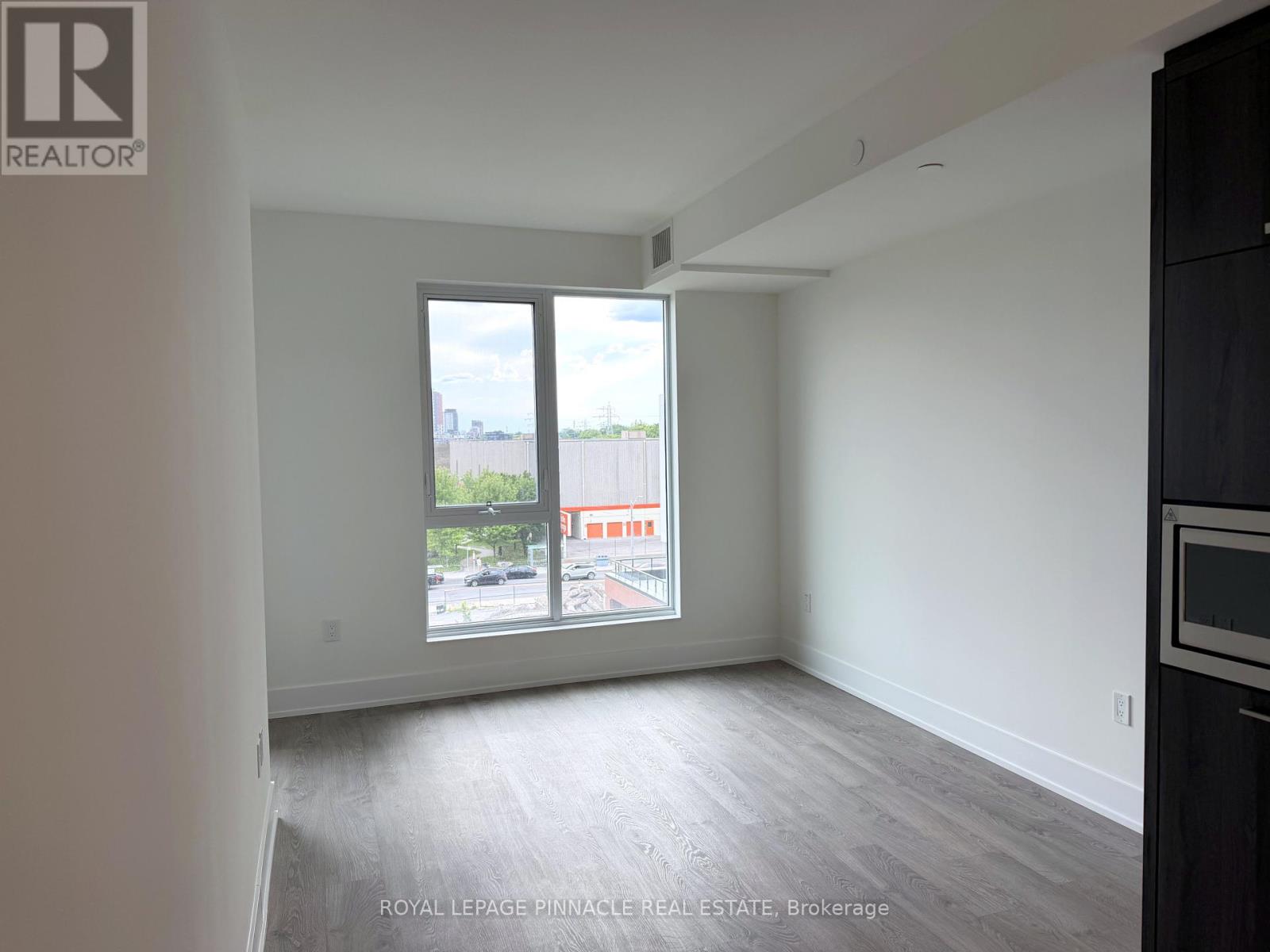 #444 858 DUPONT STREET - 6