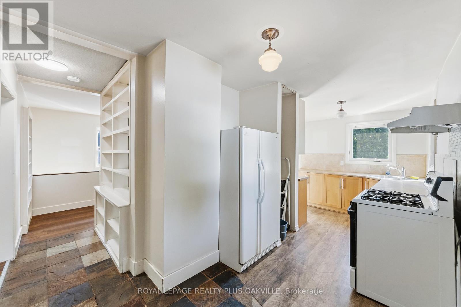 47 STEWART STREET - 11
