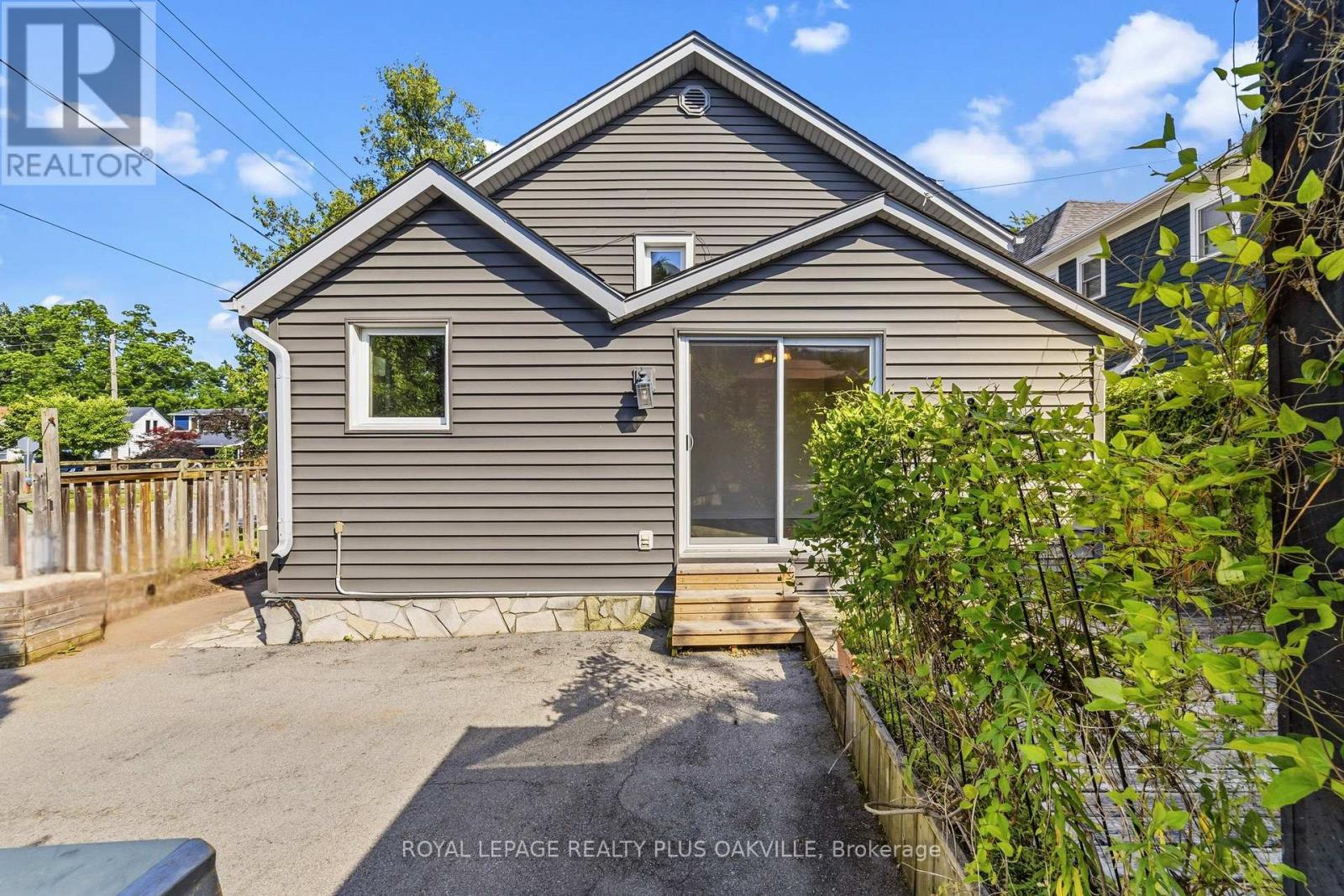 47 STEWART STREET - 25