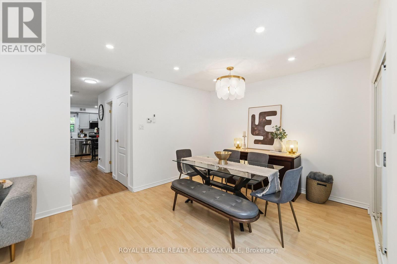 #27 530 FALGARWOOD DRIVE - 13