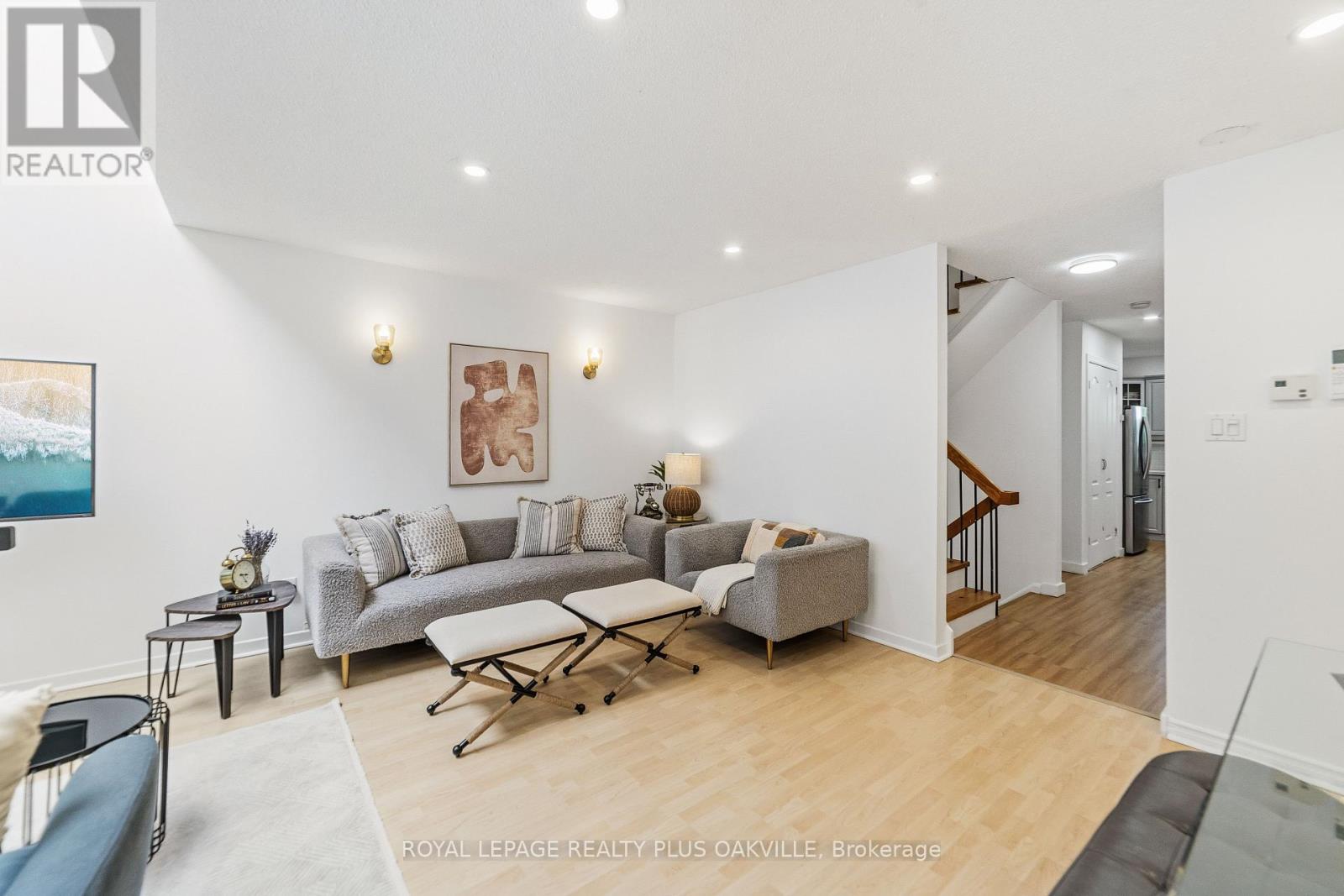 #27 530 FALGARWOOD DRIVE - 14