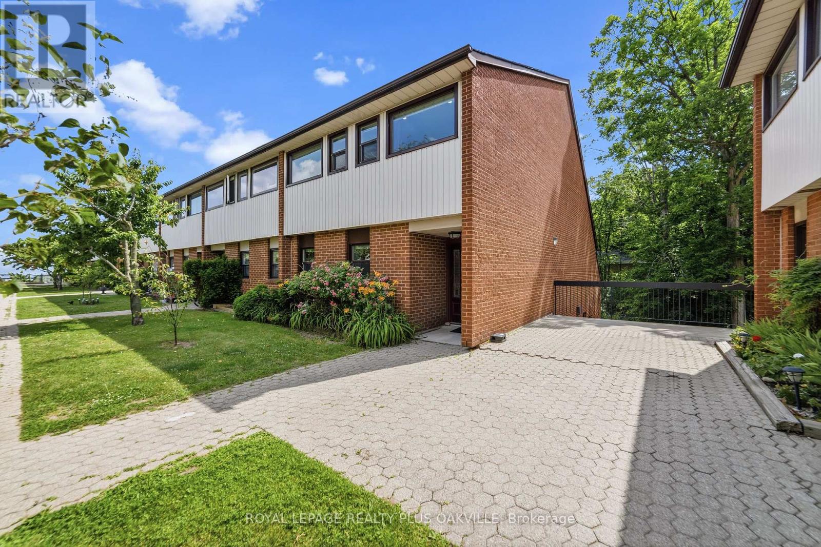#27 530 FALGARWOOD DRIVE - 2