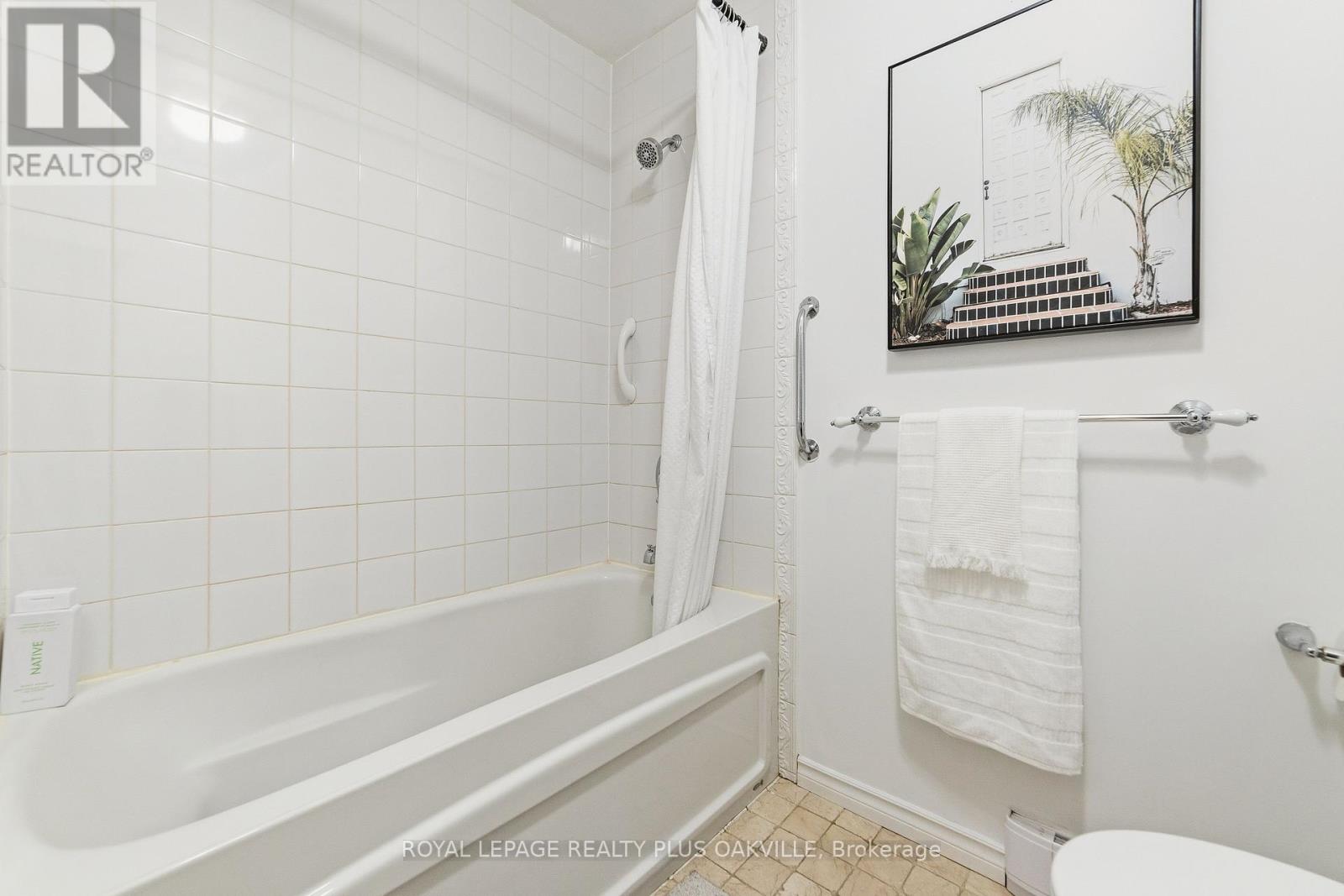 #27 530 FALGARWOOD DRIVE - 24