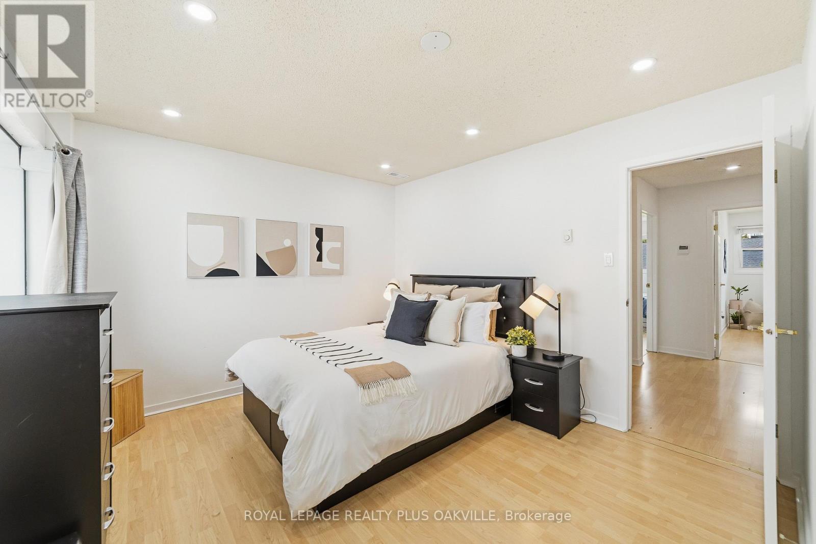 #27 530 FALGARWOOD DRIVE - 26