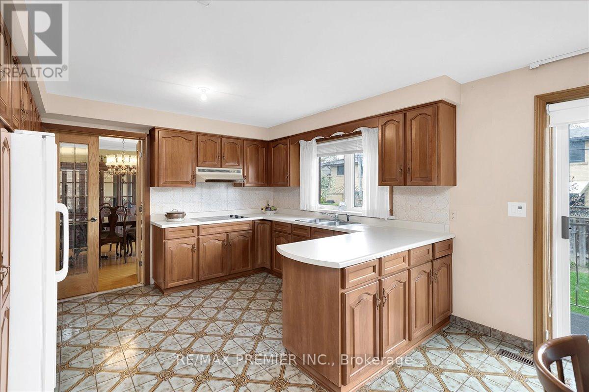 100 HALLSPORT CRESCENT - 14