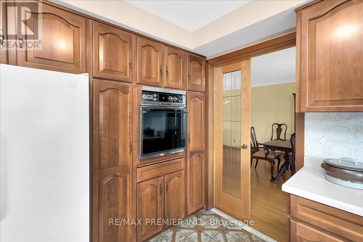 100 HALLSPORT CRESCENT - 16