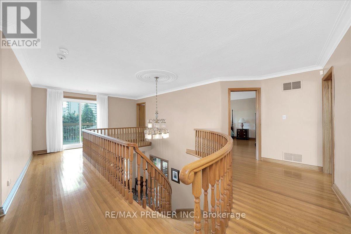 100 HALLSPORT CRESCENT - 20