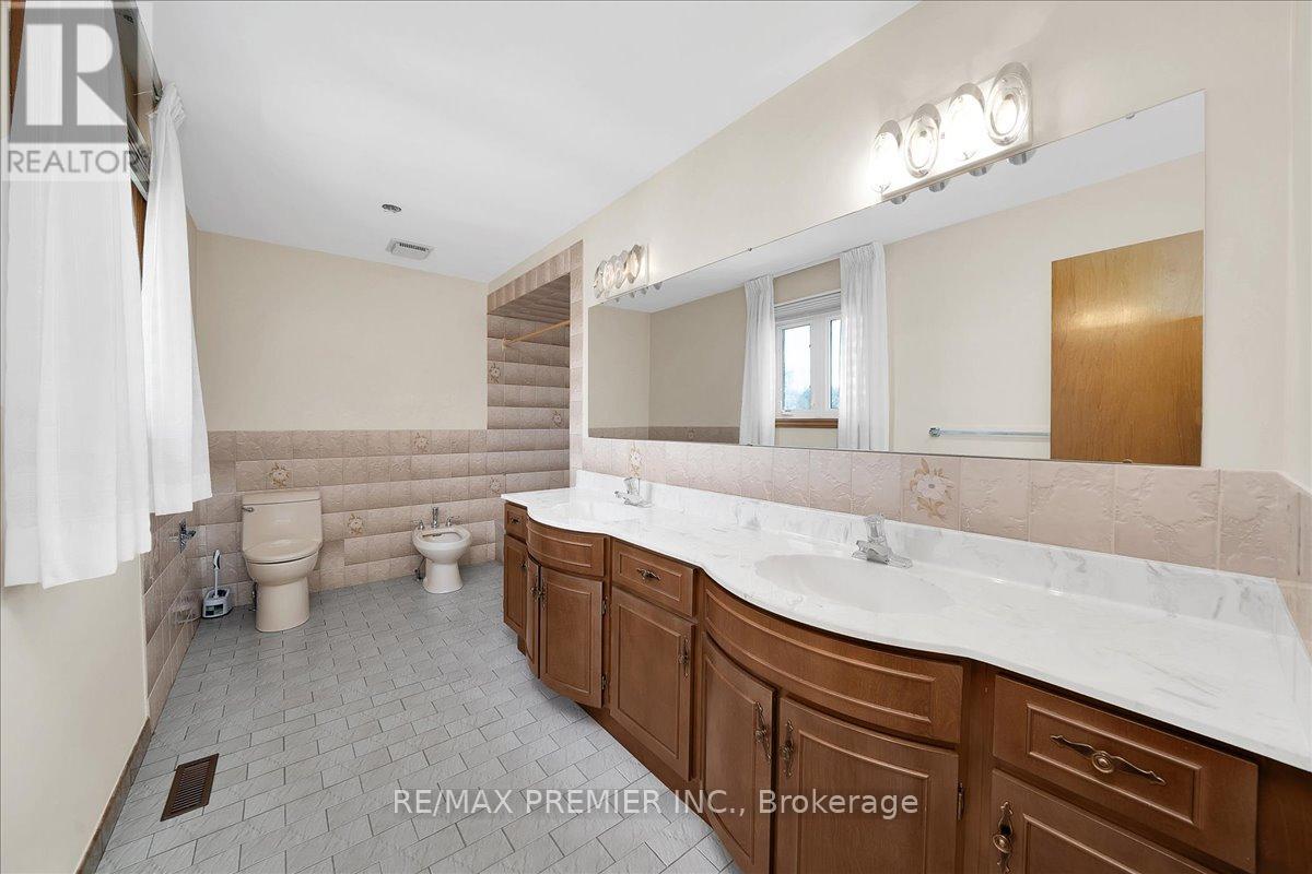 100 HALLSPORT CRESCENT - 25