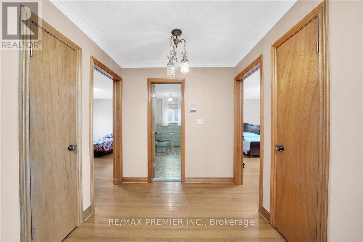 100 HALLSPORT CRESCENT - 28