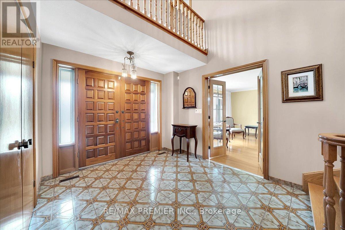 100 HALLSPORT CRESCENT - 4