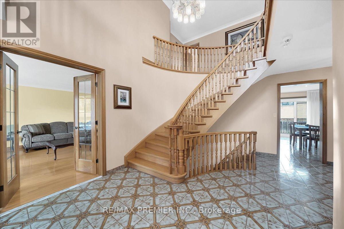100 HALLSPORT CRESCENT - 5