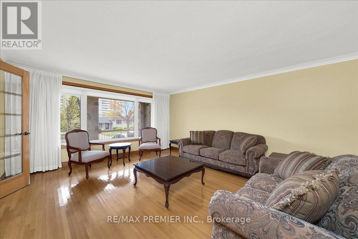 100 HALLSPORT CRESCENT - 7