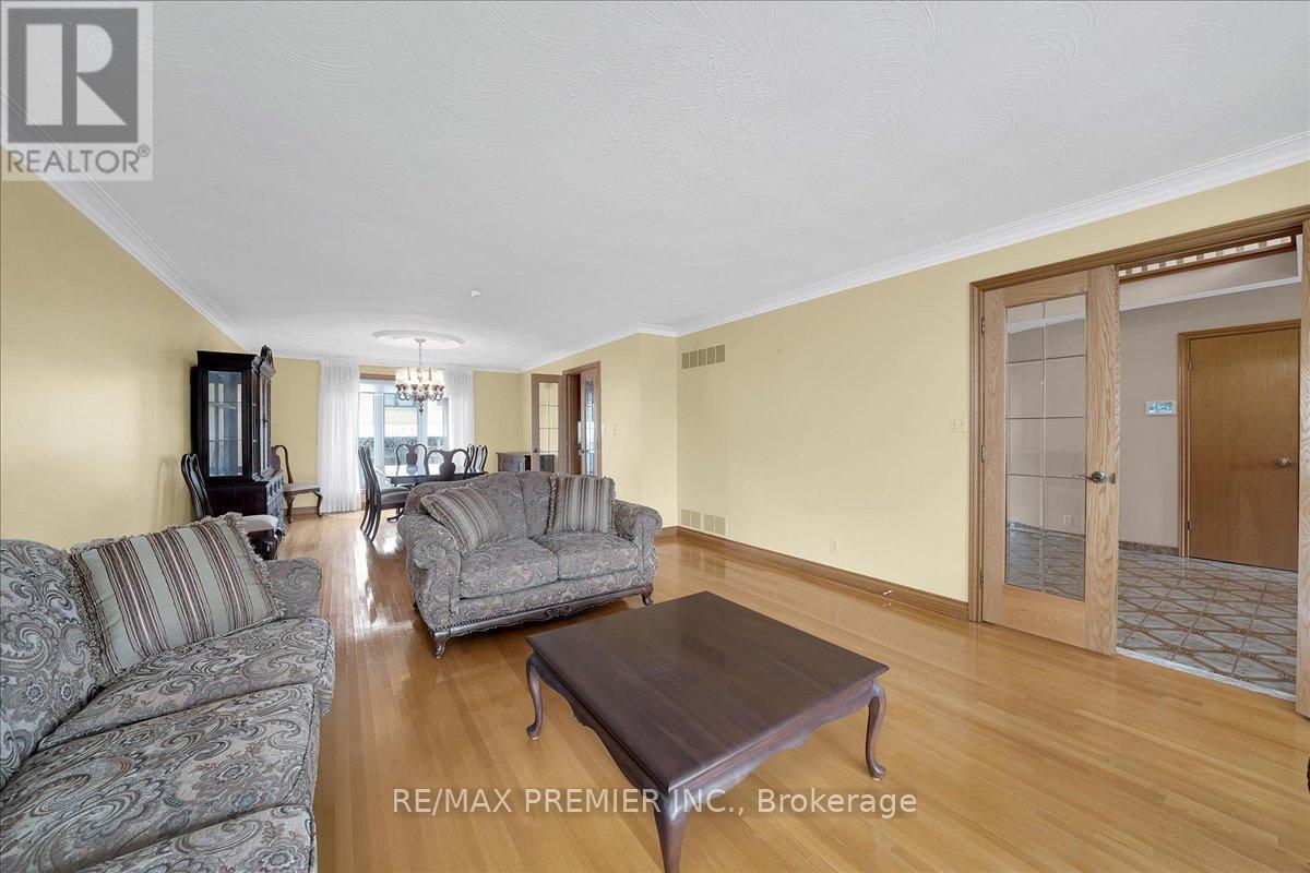 100 HALLSPORT CRESCENT - 8