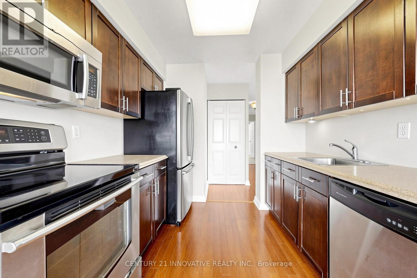 #912 12 LAURELCREST STREET - 13