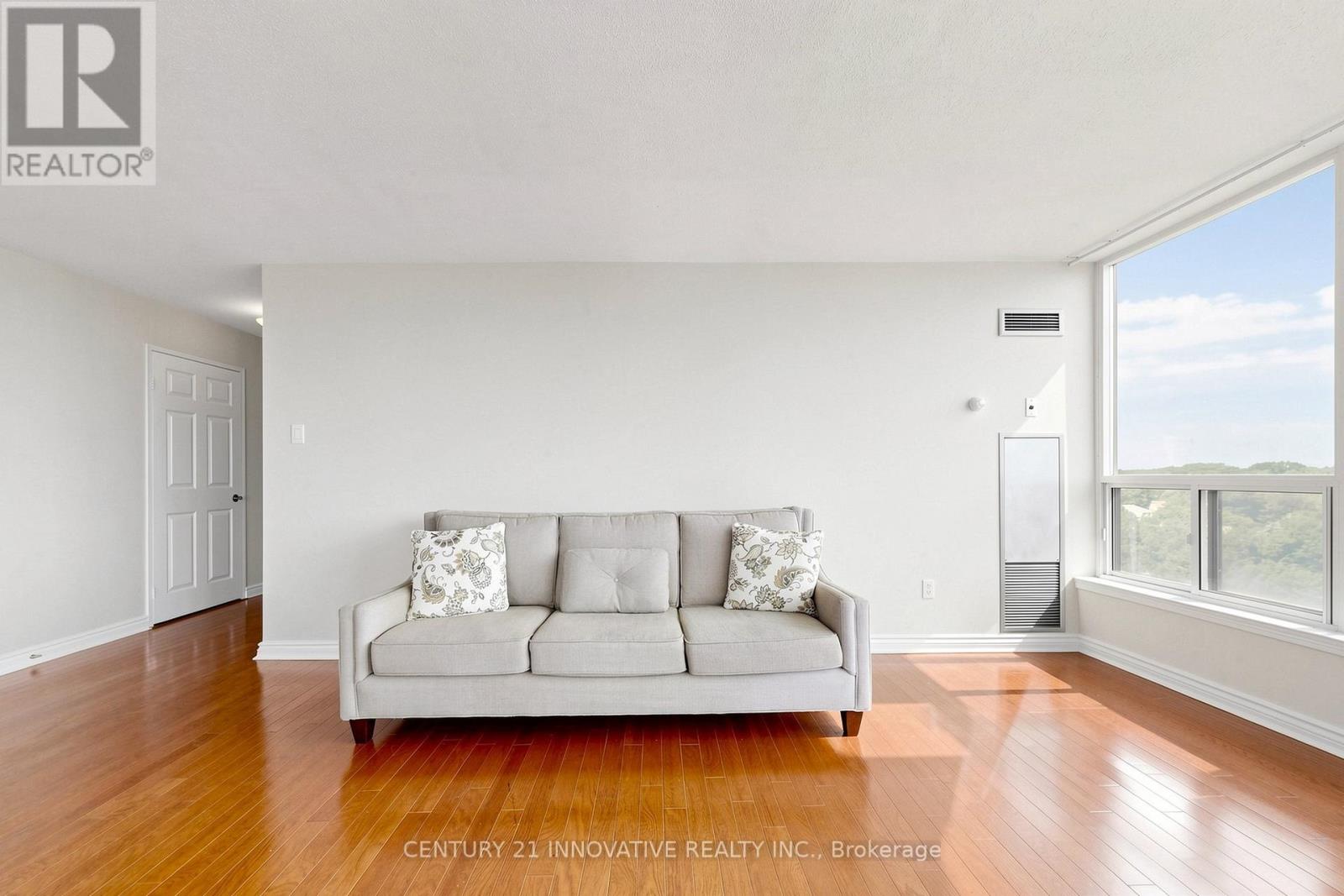 #912 12 LAURELCREST STREET - 18
