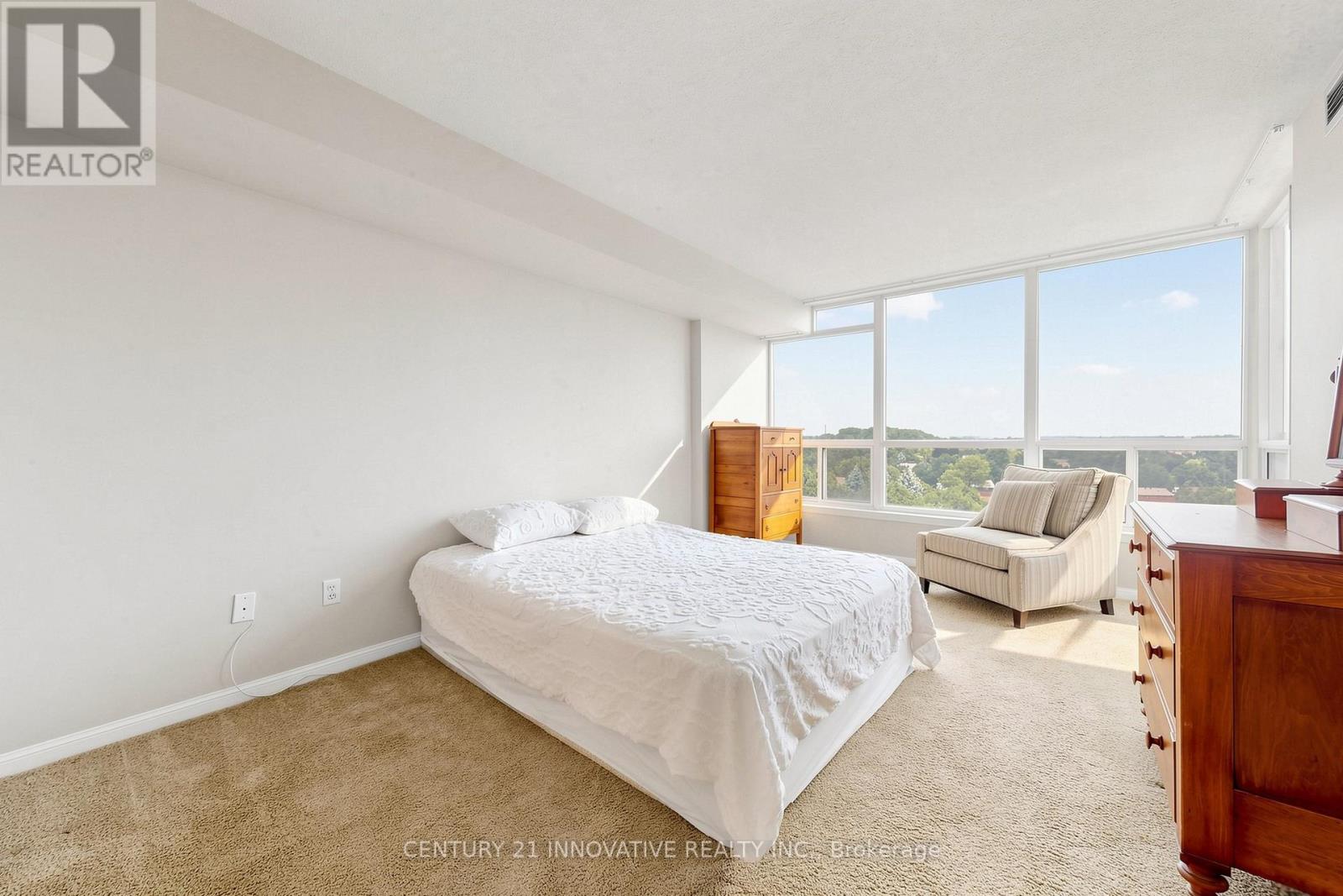 #912 12 LAURELCREST STREET - 20
