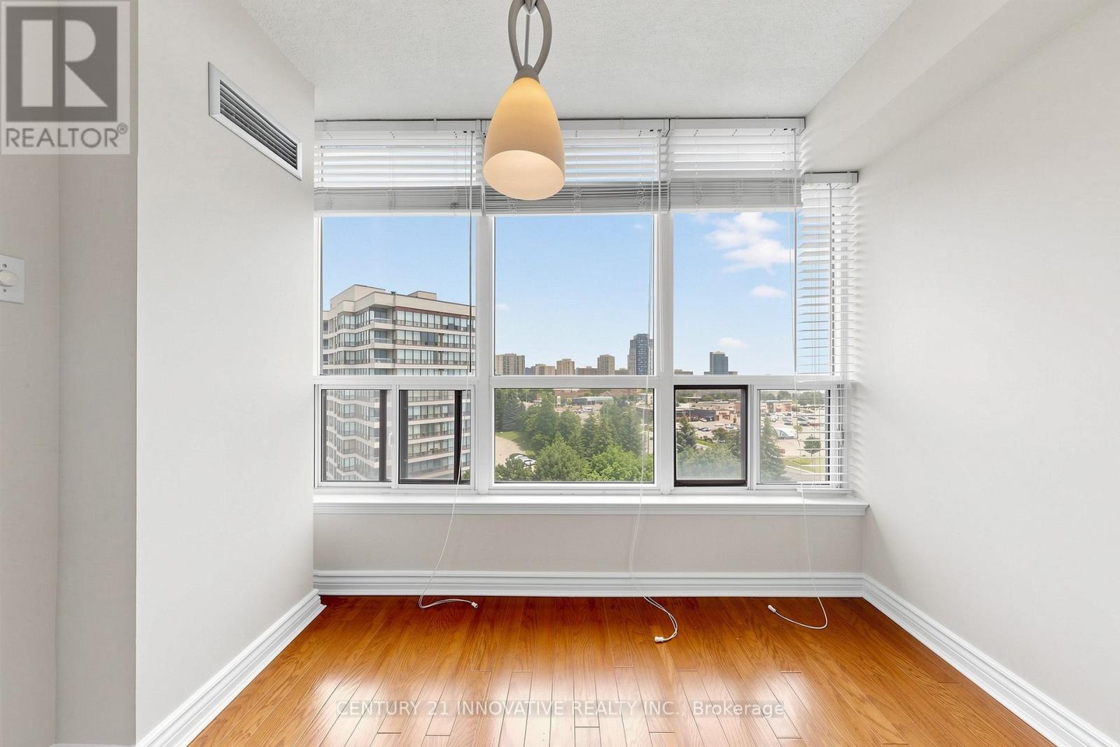 #912 12 LAURELCREST STREET - 27