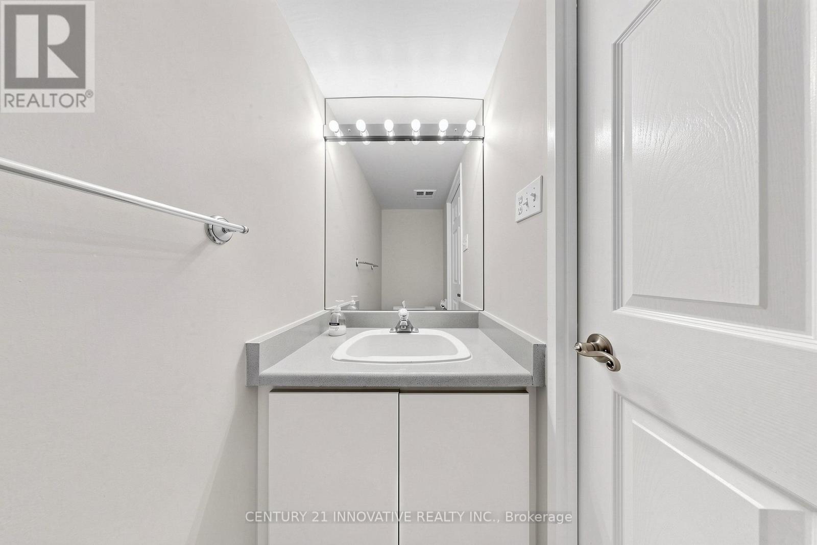 #912 12 LAURELCREST STREET - 31