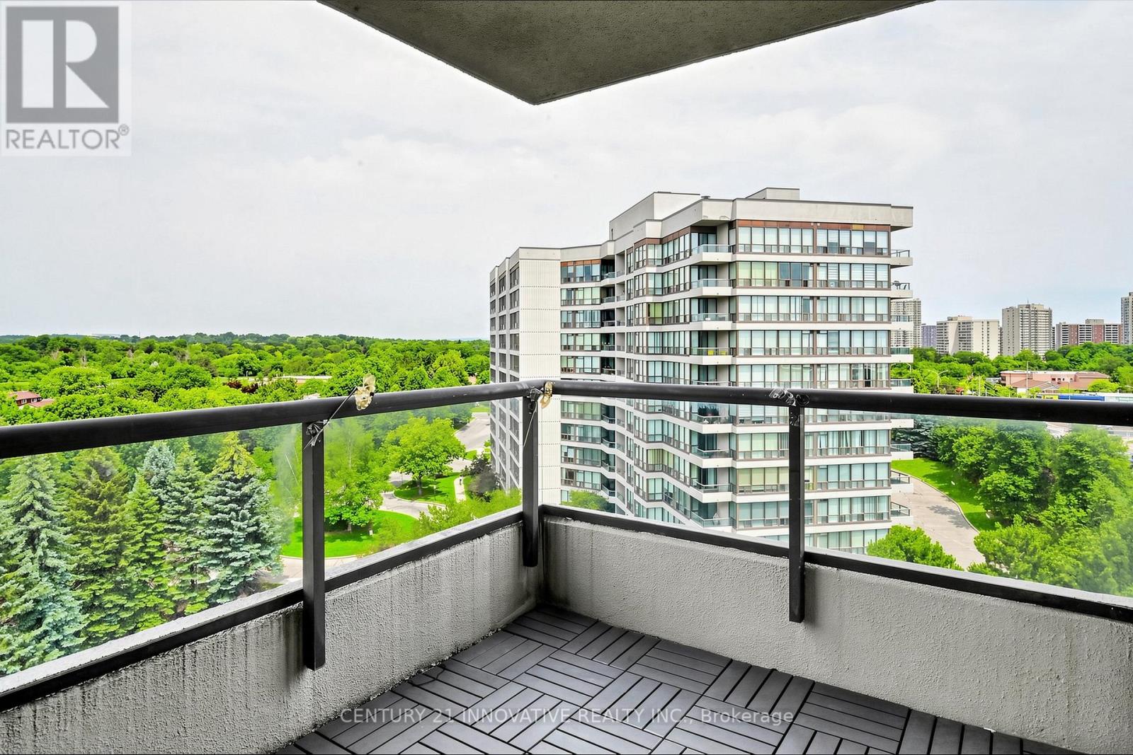 #912 12 LAURELCREST STREET - 38