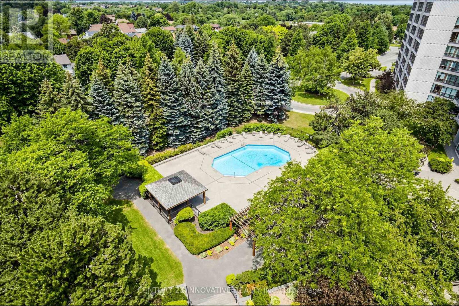 #912 12 LAURELCREST STREET - 43