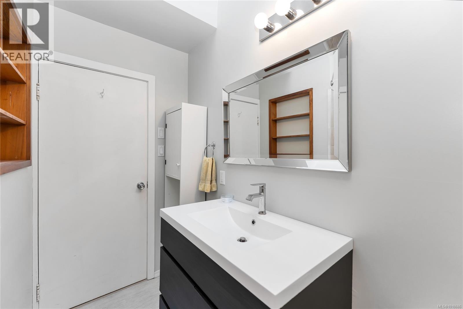 241 Aust Way - 19