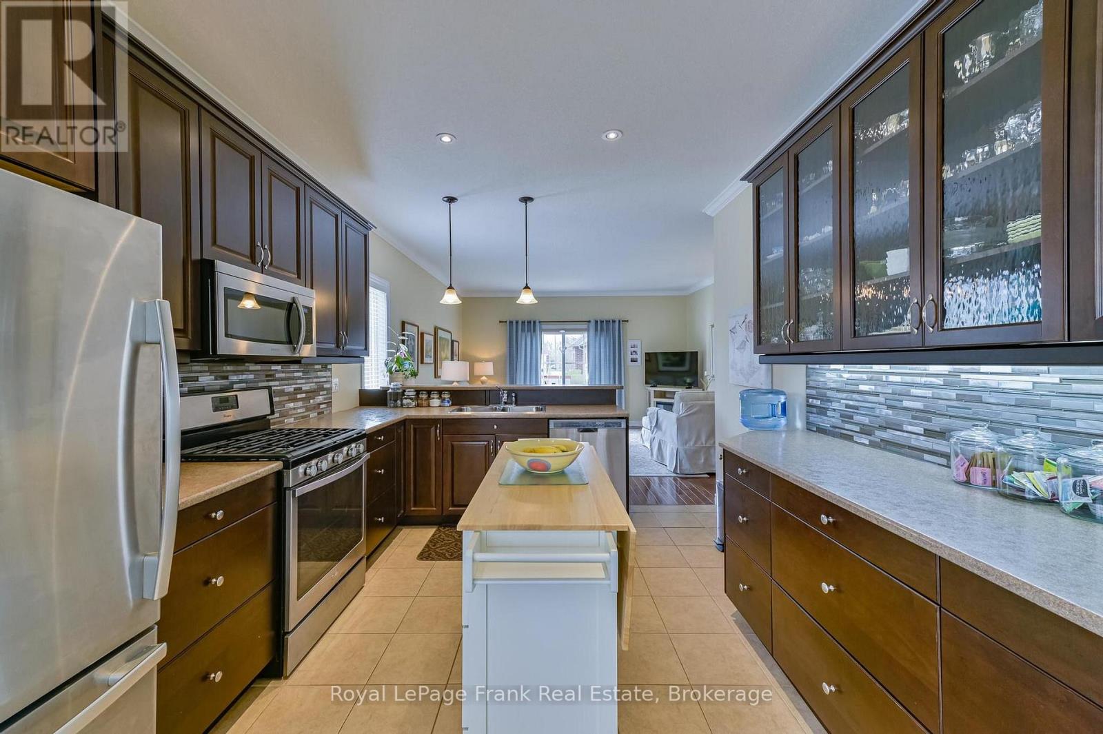 61 REID STREET - 10